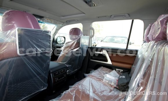 Acheter Import Voiture Toyota Land Cruiser Noir à Import - Dubai, East Mahé Acheter Import Voiture Toyota Land Cruiser Noir à Import - Dubai, East Mahé