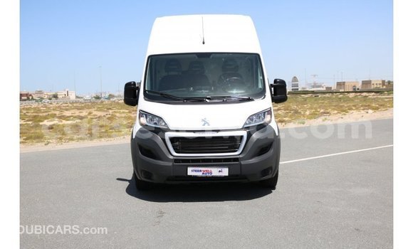 Acheter Import Moto Peugeot XP6 Blanc à Import - Dubai, East Mahé