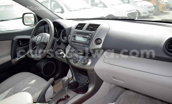 Acheter Import Utilitaire Toyota Ade Blanc à Import - Dubai, East Mahé Acheter Import Utilitaire Toyota Ade Blanc à Import - Dubai, East Mahé