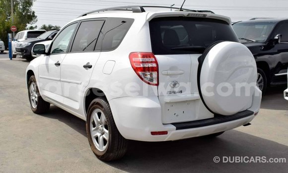 Acheter Import Utilitaire Toyota Ade Blanc à Import - Dubai, East Mahé Acheter Import Utilitaire Toyota Ade Blanc à Import - Dubai, East Mahé