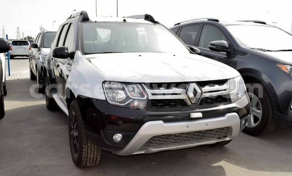 Acheter Import Voiture Renault Duster Noir à Import - Dubai, East Mahé Acheter Import Voiture Renault Duster Noir à Import - Dubai, East Mahé