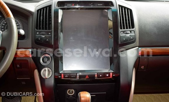 Acheter Import Voiture Toyota Land Cruiser Noir à Import - Dubai, East Mahé Acheter Import Voiture Toyota Land Cruiser Noir à Import - Dubai, East Mahé