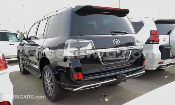 Acheter Import Voiture Toyota Land Cruiser Noir à Import - Dubai, East Mahé Acheter Import Voiture Toyota Land Cruiser Noir à Import - Dubai, East Mahé