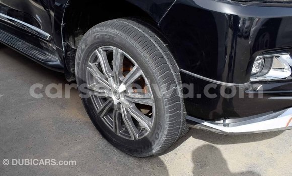 Acheter Import Voiture Toyota Land Cruiser Noir à Import - Dubai, East Mahé Acheter Import Voiture Toyota Land Cruiser Noir à Import - Dubai, East Mahé