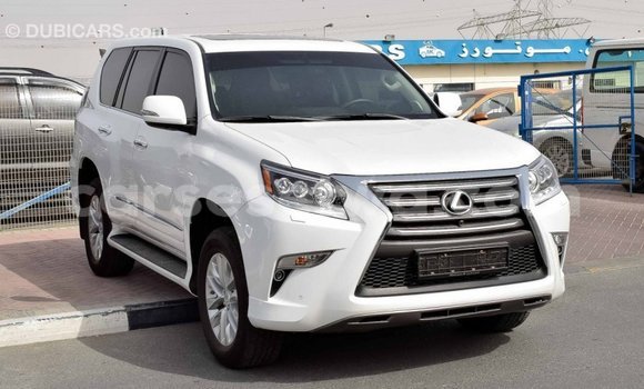 Acheter Import Voiture Lexus GX Blanc à Import - Dubai, East Mahé Acheter Import Voiture Lexus GX Blanc à Import - Dubai, East Mahé