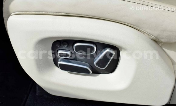 Acheter Import Voiture Land Rover Range Rover Blanc à Import - Dubai, East Mahé Acheter Import Voiture Land Rover Range Rover Blanc à Import - Dubai, East Mahé