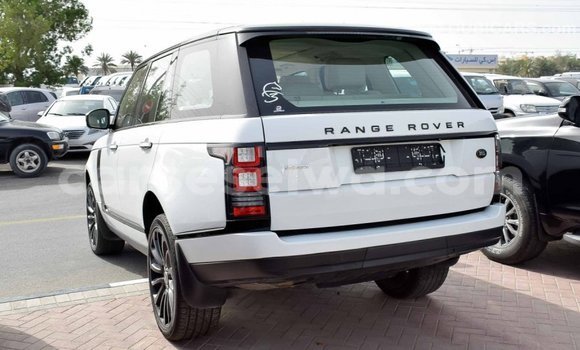 Acheter Import Voiture Land Rover Range Rover Blanc à Import - Dubai, East Mahé Acheter Import Voiture Land Rover Range Rover Blanc à Import - Dubai, East Mahé