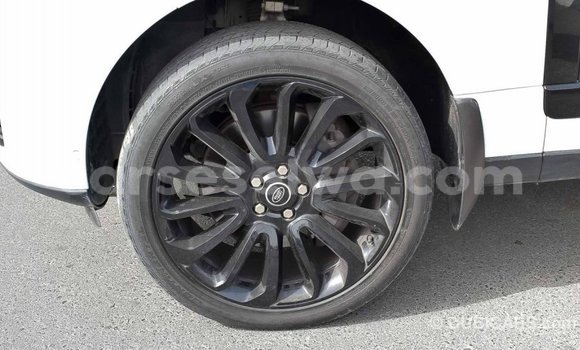 Acheter Import Voiture Land Rover Range Rover Blanc à Import - Dubai, East Mahé