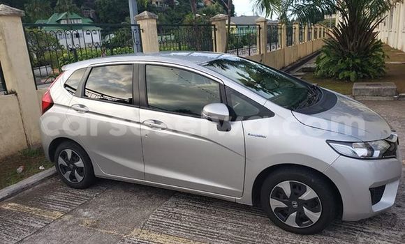 Acheter Occasion Voiture Honda FIT Gris à Beau Vallon, Nord Mahé