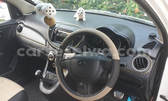 Buy Used Hyundai i10 White Car in Beau Vallon in North Mahé Buy Used Hyundai i10 White Car in Beau Vallon in North Mahé