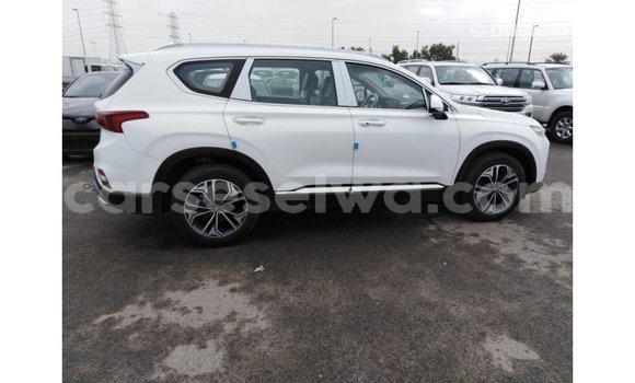 Acheter Import Voiture Hyundai Santa Fe Blanc à Import - Dubai, East Mahé Acheter Import Voiture Hyundai Santa Fe Blanc à Import - Dubai, East Mahé