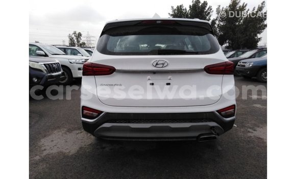 Acheter Import Voiture Hyundai Santa Fe Blanc à Import - Dubai, East Mahé Acheter Import Voiture Hyundai Santa Fe Blanc à Import - Dubai, East Mahé