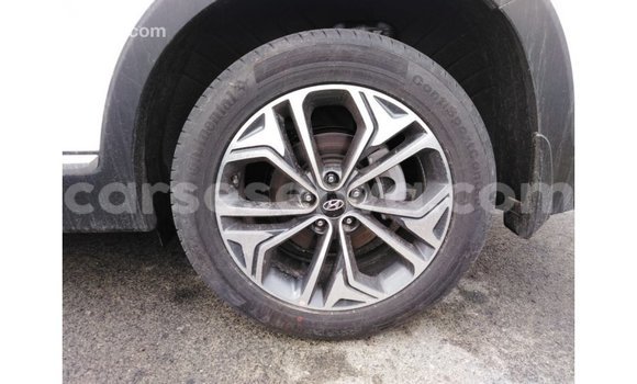 Acheter Import Voiture Hyundai Santa Fe Blanc à Import - Dubai, East Mahé Acheter Import Voiture Hyundai Santa Fe Blanc à Import - Dubai, East Mahé