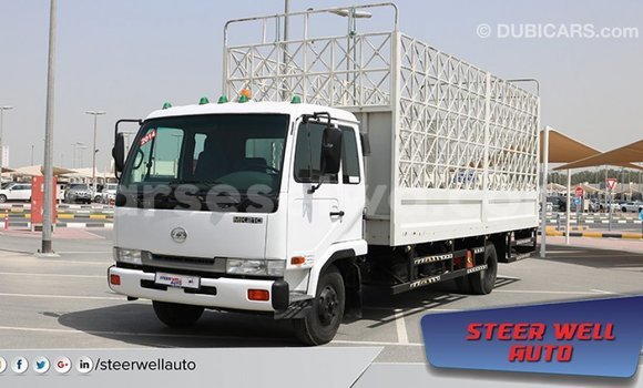 Acheter Import Voiture Nissan 350Z Blanc à Import - Dubai, East Mahé Acheter Import Voiture Nissan 350Z Blanc à Import - Dubai, East Mahé