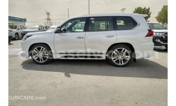 Acheter Import Voiture Lexus LX Blanc à Import - Dubai, East Mahé Acheter Import Voiture Lexus LX Blanc à Import - Dubai, East Mahé