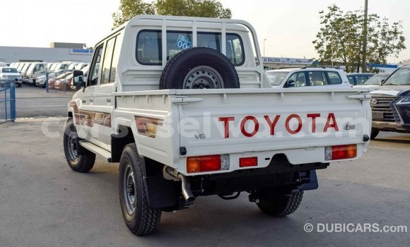 Acheter Import Voiture Toyota Pickup Blanc à Import - Dubai, East Mahé Acheter Import Voiture Toyota Pickup Blanc à Import - Dubai, East Mahé