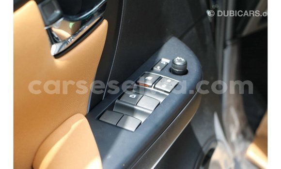 Acheter Import Voiture Toyota Fortuner Noir à Import - Dubai, East Mahé Acheter Import Voiture Toyota Fortuner Noir à Import - Dubai, East Mahé