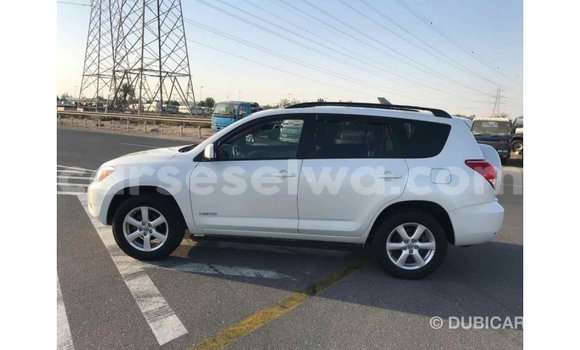 Acheter Import Utilitaire Toyota Ade Blanc à Import - Dubai, East Mahé Acheter Import Utilitaire Toyota Ade Blanc à Import - Dubai, East Mahé