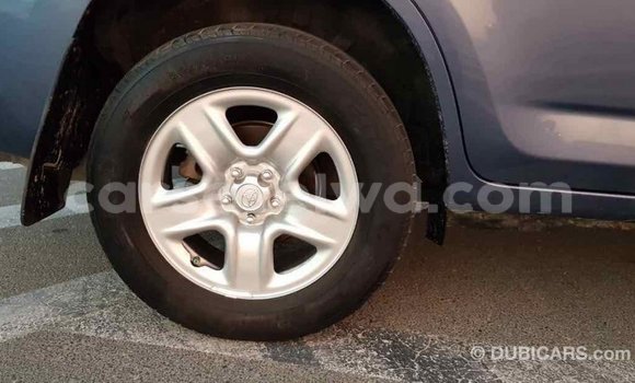 Acheter Import Utilitaire Toyota Ade Bleu à Import - Dubai, East Mahé