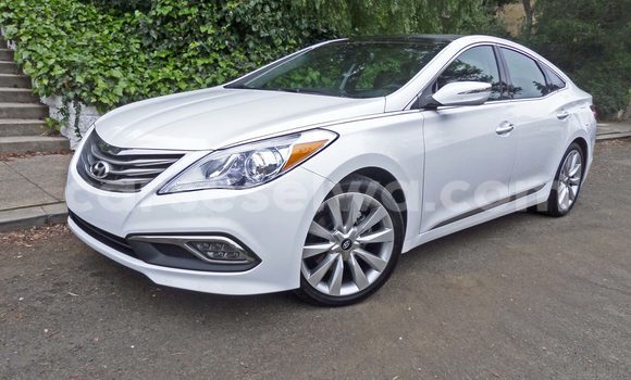 Buy Used Hyundai Sonata White Car in Anse Royale in South Mahé Buy Used Hyundai Sonata White Car in Anse Royale in South Mahé