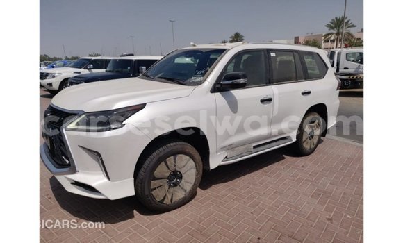 Acheter Import Voiture Lexus LX Blanc à Import - Dubai, East Mahé Acheter Import Voiture Lexus LX Blanc à Import - Dubai, East Mahé