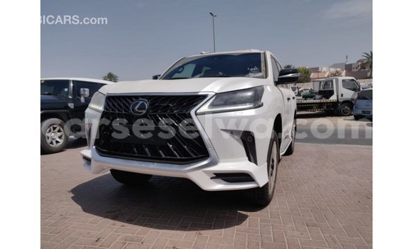 Acheter Import Voiture Lexus LX Blanc à Import - Dubai, East Mahé Acheter Import Voiture Lexus LX Blanc à Import - Dubai, East Mahé