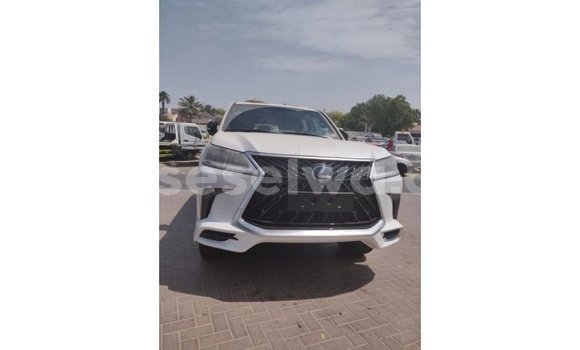 Acheter Import Voiture Lexus LX Blanc à Import - Dubai, East Mahé Acheter Import Voiture Lexus LX Blanc à Import - Dubai, East Mahé