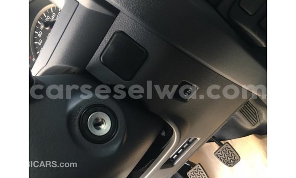 Acheter Import Voiture Toyota Land Cruiser Blanc à Import - Dubai, East Mahé Acheter Import Voiture Toyota Land Cruiser Blanc à Import - Dubai, East Mahé