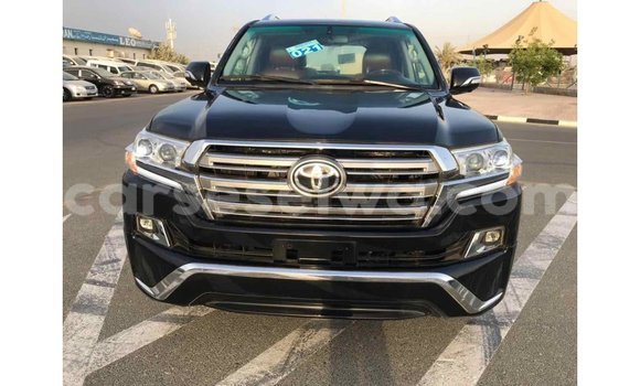 Acheter Import Voiture Toyota Land Cruiser Noir à Import - Dubai, East Mahé Acheter Import Voiture Toyota Land Cruiser Noir à Import - Dubai, East Mahé