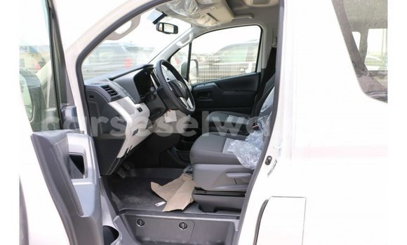 Acheter Import Voiture Toyota Hiace Blanc à Import - Dubai, East Mahé Acheter Import Voiture Toyota Hiace Blanc à Import - Dubai, East Mahé