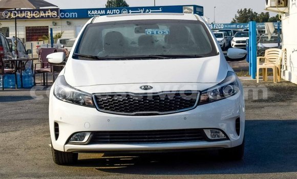 Acheter Import Voiture Kia Cerato Blanc à Import - Dubai, East Mahé Acheter Import Voiture Kia Cerato Blanc à Import - Dubai, East Mahé