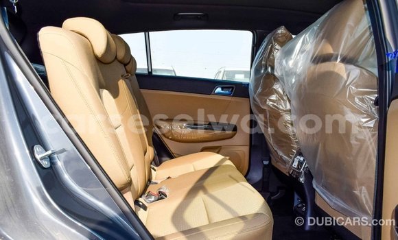 Buy Import Kia Sportage Other Car in Import - Dubai in East Mahé Buy Import Kia Sportage Other Car in Import - Dubai in East Mahé