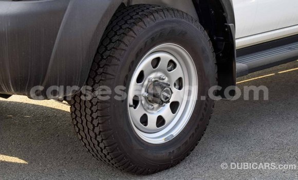 Acheter Import Voiture Nissan NP 300 Blanc à Import - Dubai, East Mahé Acheter Import Voiture Nissan NP 300 Blanc à Import - Dubai, East Mahé