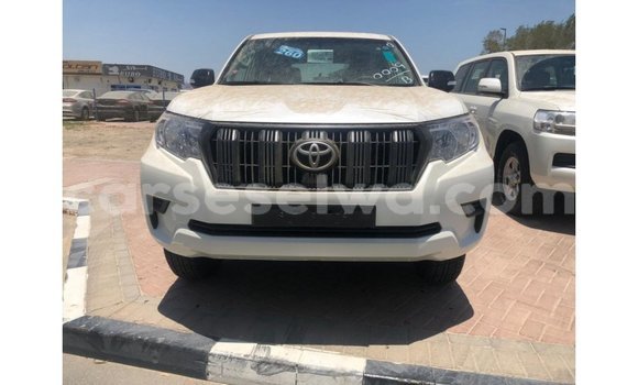 Acheter Import Voiture Toyota Prado Blanc à Import - Dubai, East Mahé Acheter Import Voiture Toyota Prado Blanc à Import - Dubai, East Mahé