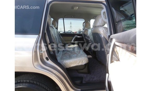Buy Import Toyota Land Cruiser Other Car in Import - Dubai in East Mahé Buy Import Toyota Land Cruiser Other Car in Import - Dubai in East Mahé