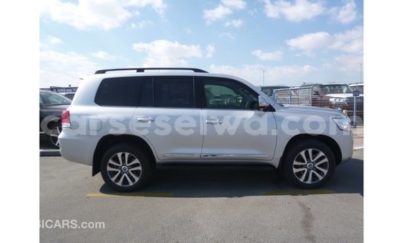 Buy Import Toyota Land Cruiser Other Car in Import - Dubai in East Mahé Buy Import Toyota Land Cruiser Other Car in Import - Dubai in East Mahé