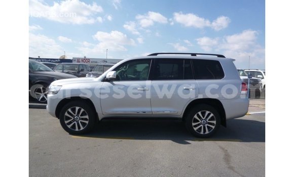 Buy Import Toyota Land Cruiser Other Car in Import - Dubai in East Mahé Buy Import Toyota Land Cruiser Other Car in Import - Dubai in East Mahé