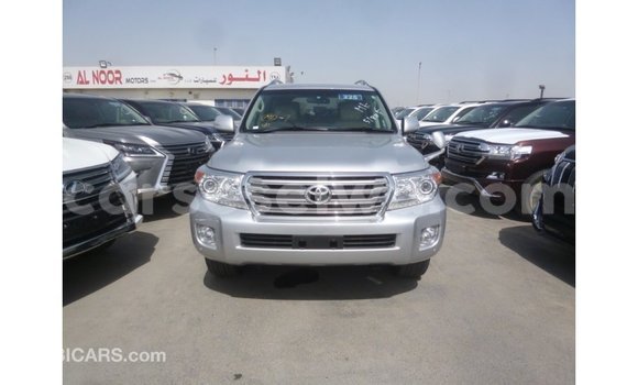 Buy Import Toyota Land Cruiser Other Car in Import - Dubai in East Mahé Buy Import Toyota Land Cruiser Other Car in Import - Dubai in East Mahé
