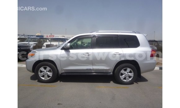 Buy Import Toyota Land Cruiser Other Car in Import - Dubai in East Mahé Buy Import Toyota Land Cruiser Other Car in Import - Dubai in East Mahé