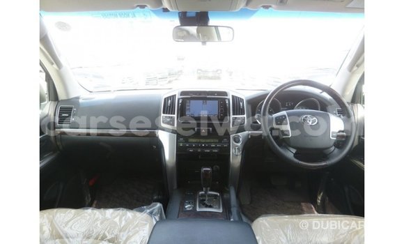 Buy Import Toyota Land Cruiser Other Car in Import - Dubai in East Mahé Buy Import Toyota Land Cruiser Other Car in Import - Dubai in East Mahé