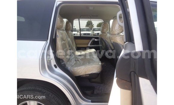 Buy Import Toyota Land Cruiser Other Car in Import - Dubai in East Mahé Buy Import Toyota Land Cruiser Other Car in Import - Dubai in East Mahé