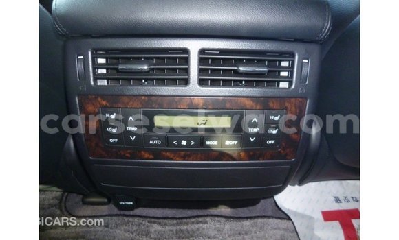 Buy Import Toyota Land Cruiser White Car in Import - Dubai in East Mahé Buy Import Toyota Land Cruiser White Car in Import - Dubai in East Mahé