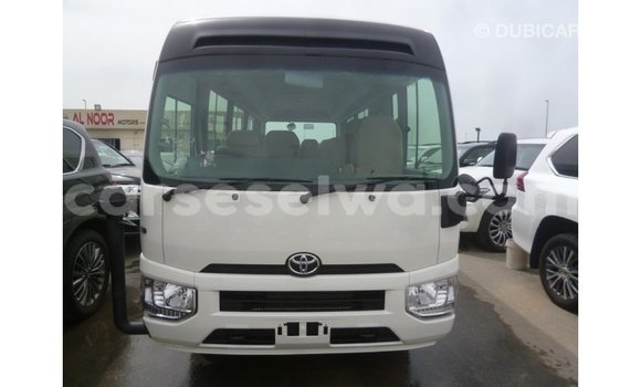 Acheter Import Voiture Toyota Coaster Blanc à Import - Dubai, East Mahé Acheter Import Voiture Toyota Coaster Blanc à Import - Dubai, East Mahé