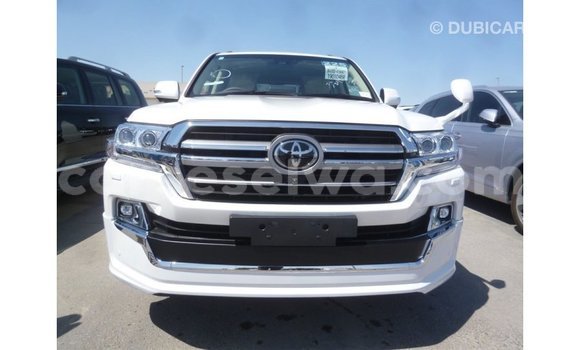 Buy Import Toyota Land Cruiser White Car in Import - Dubai in East Mahé Buy Import Toyota Land Cruiser White Car in Import - Dubai in East Mahé