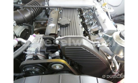 Acheter Import Voiture Toyota Land Cruiser Blanc à Import - Dubai, East Mahé Acheter Import Voiture Toyota Land Cruiser Blanc à Import - Dubai, East Mahé