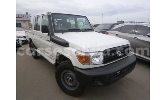 Buy Import Toyota Land Cruiser White Car in Import - Dubai in East Mahé Buy Import Toyota Land Cruiser White Car in Import - Dubai in East Mahé