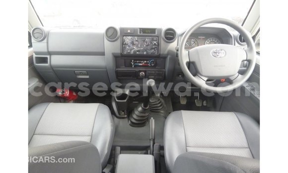 Buy Import Toyota Land Cruiser White Car in Import - Dubai in East Mahé Buy Import Toyota Land Cruiser White Car in Import - Dubai in East Mahé