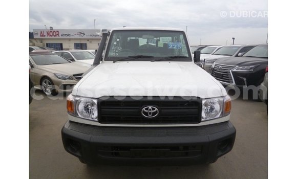 Buy Import Toyota Land Cruiser White Car in Import - Dubai in East Mahé Buy Import Toyota Land Cruiser White Car in Import - Dubai in East Mahé