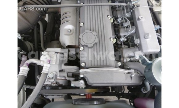 Buy Import Toyota Land Cruiser White Car in Import - Dubai in East Mahé Buy Import Toyota Land Cruiser White Car in Import - Dubai in East Mahé