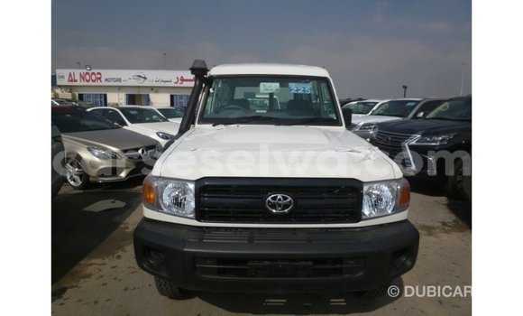 Buy Import Toyota Land Cruiser White Car in Import - Dubai in East Mahé Buy Import Toyota Land Cruiser White Car in Import - Dubai in East Mahé